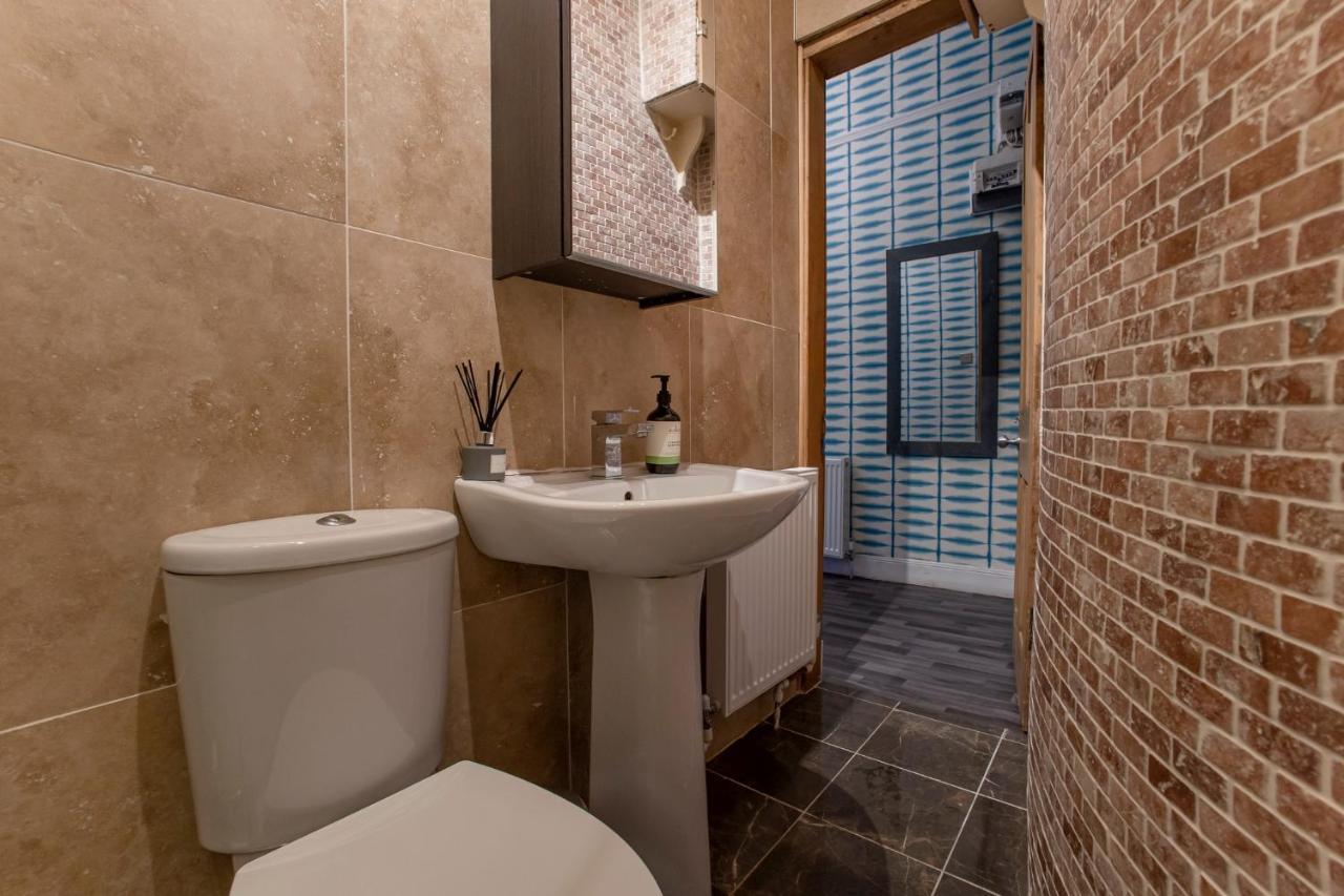 2 Bed In Great Location 15-20 Minutes Walk To Sec Lägenhet Glasgow Exteriör bild